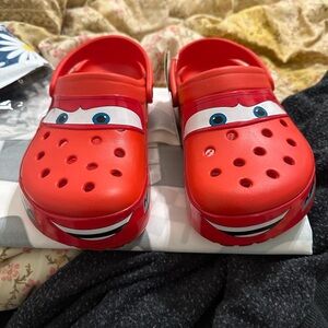 New Lighting McQueen Crocs Womens 6/ Men’s 4